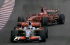 Kimi Raikkonen about to swipe Force India