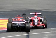 Midland drivers Albers and Monteiro squabble over some tarmac, Montreal 2006.